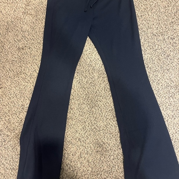 Hollister Comfortable Lounge Pants - Picture 2 of 3
